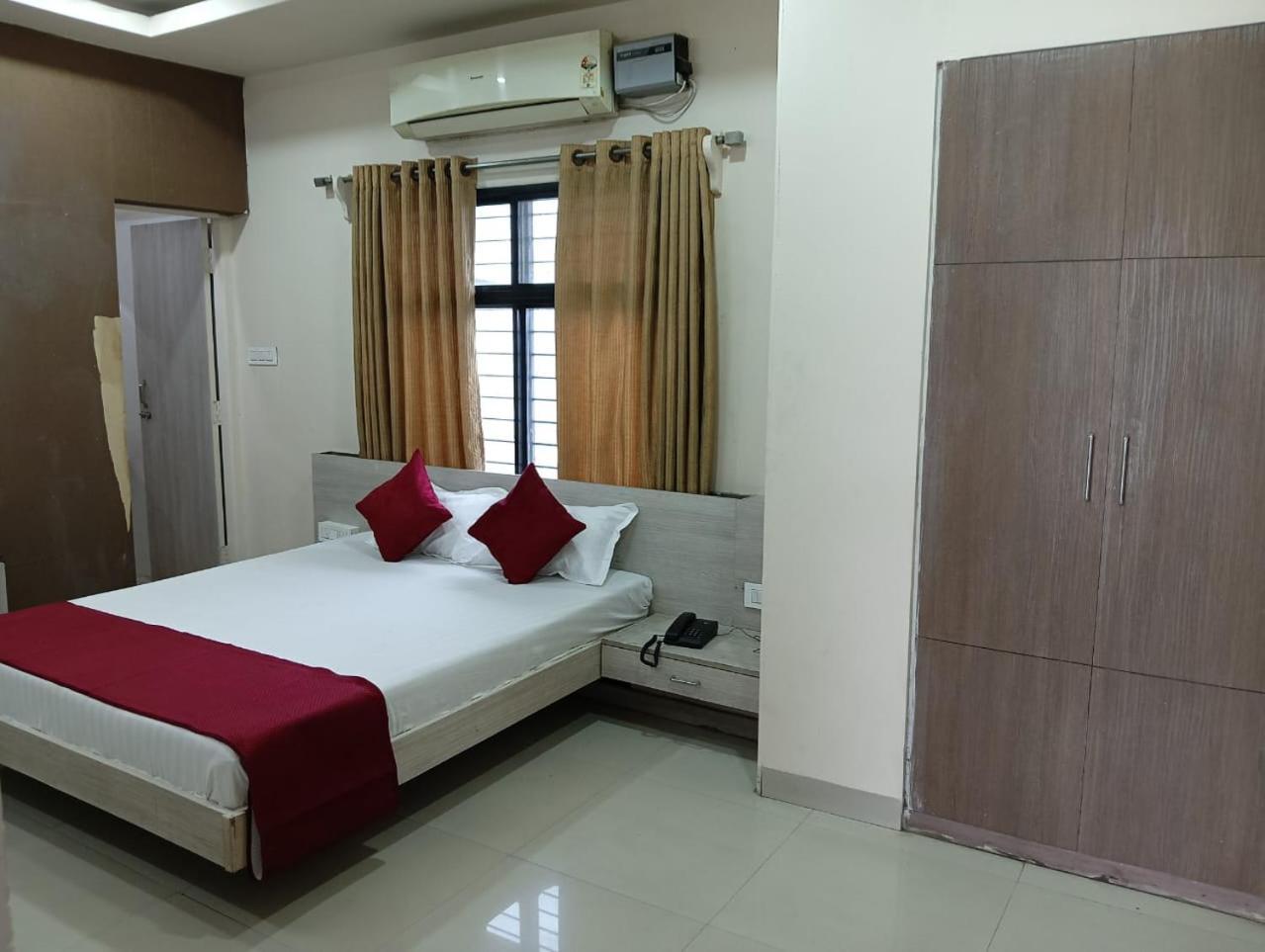 Hotel Tirupati Palace Indore Exterior foto